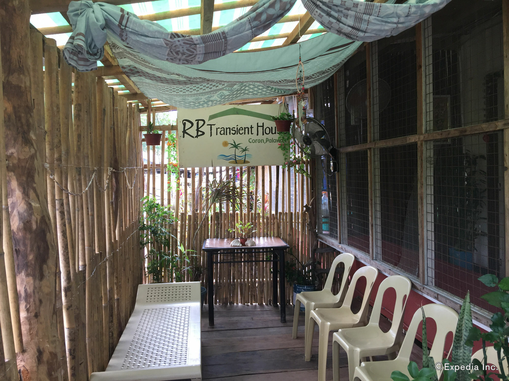 Rb Transient House Hotel Coron Exterior photo